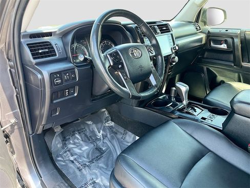 Used 2023 Toyota 4Runner TRD Off-Road Premium image 9