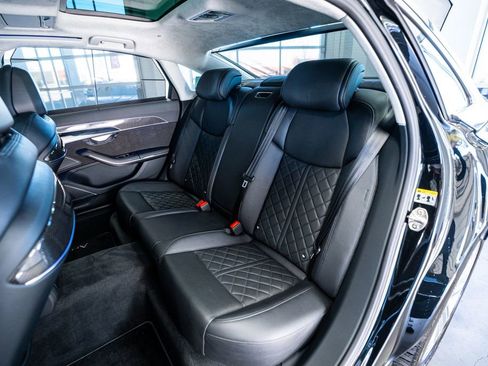 Used 2020 Audi S8 L image 52