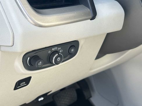 Used 2019 GMC Terrain Denali w/ Advanced Safety Package image 18