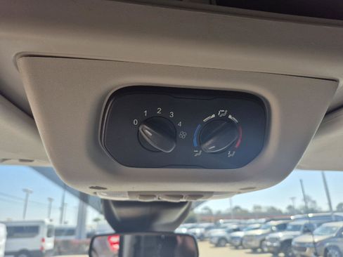 Used 2019 Ford Transit 350 XL image 17