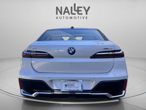 Used 2025 BMW i7 xDrive60 image 4