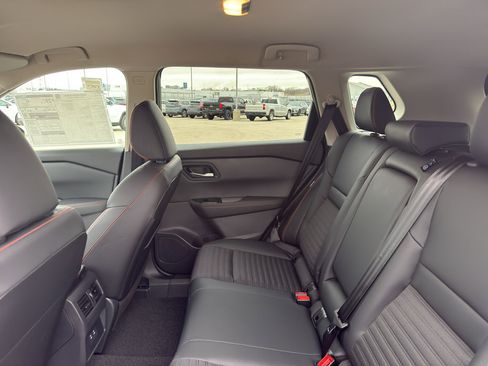 New 2026 Nissan Rogue SV image 32