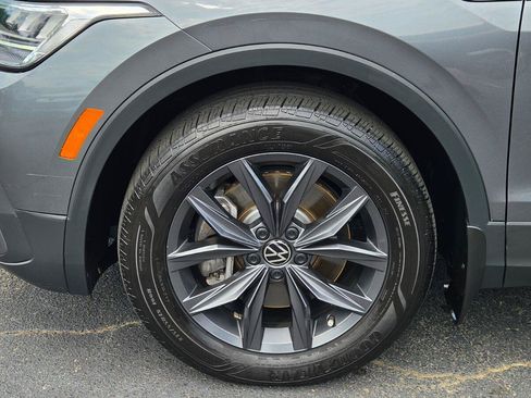 Certified 2023 Volkswagen Tiguan SE FWD image 13