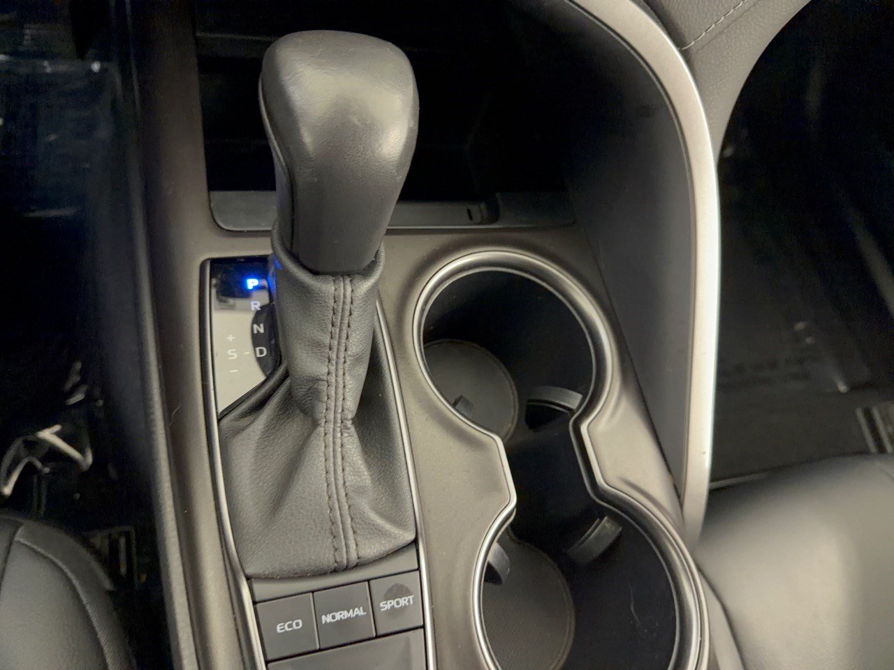 Used 2024 Toyota Camry SE w/ Convenience Package FWD image 21