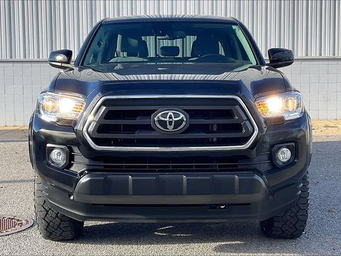Used 2022 Toyota Tacoma SR5 image 3