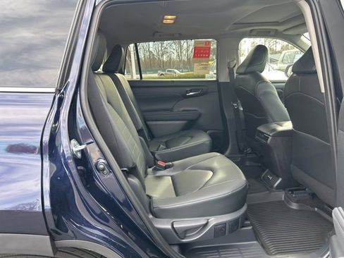 New 2026 Toyota Highlander XLE image 19
