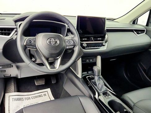 Used 2025 Toyota Corolla Cross XLE w/ Convenience Package AWD/4WD image 13