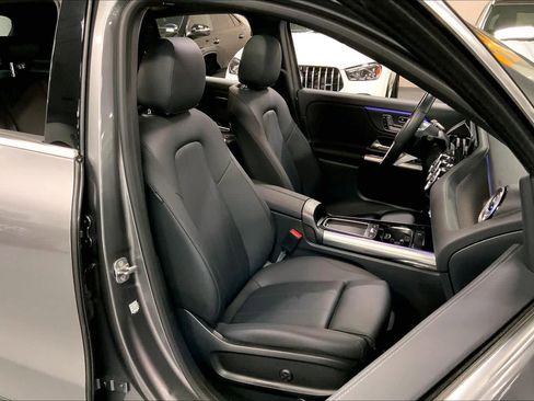 Used 2025 Mercedes-Benz GLA 250 image 8