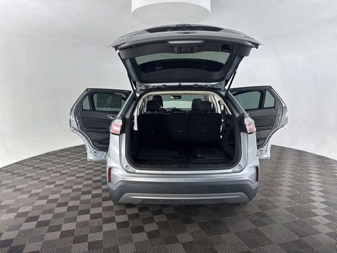 Used 2024 Ford Edge SEL image 13
