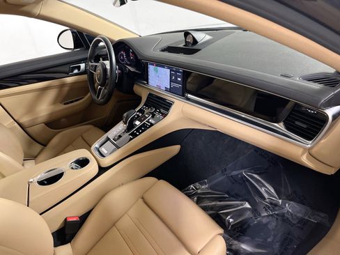 Used 2020 Porsche Panamera 4 AWD/4WD image 30