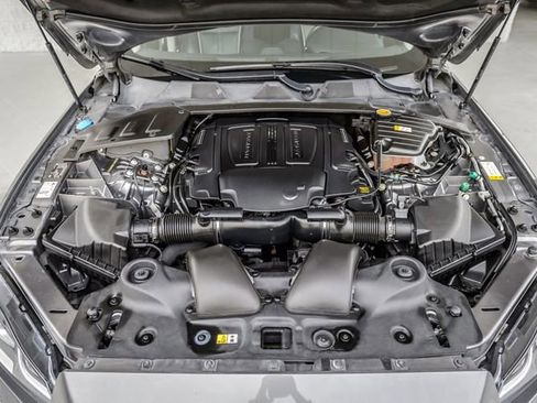 Used 2019 Jaguar XJ R-Sport image 17