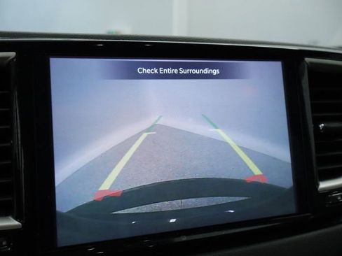 Used 2023 Chrysler Pacifica Touring-L FWD image 32