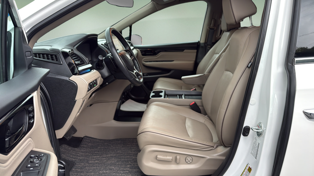 Used 2023 Honda Odyssey Elite image 11