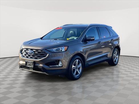 Used 2019 Ford Edge SEL w/ Equipment Group 201A image 3