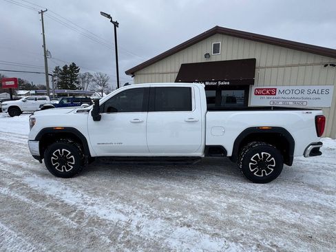 Used 2020 GMC Sierra 2500 SLE image 2
