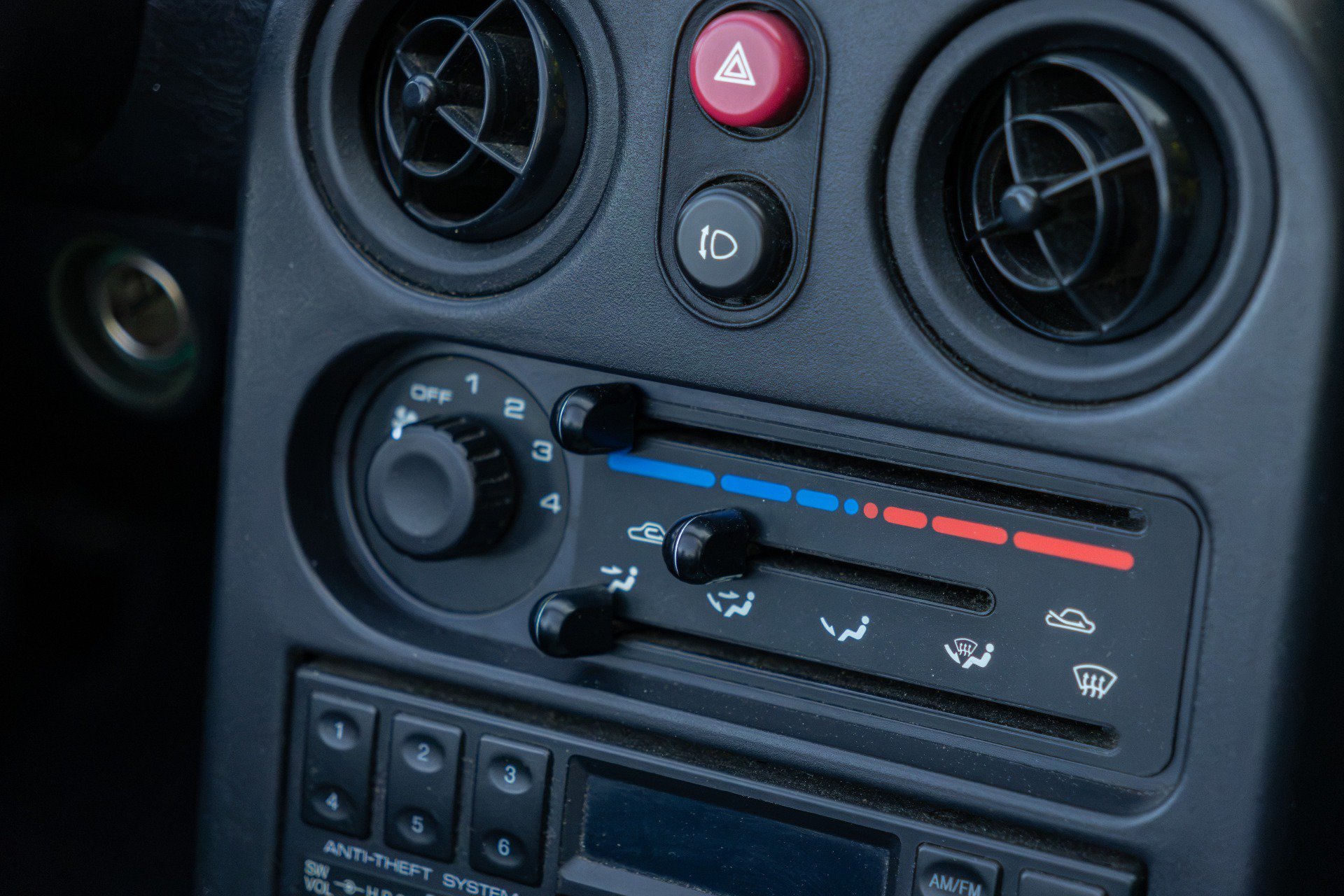 Used 1990 MAZDA MX-5 Miata RWD image 46