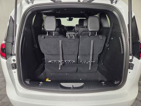 New 2026 Chrysler Pacifica Select FWD image 20
