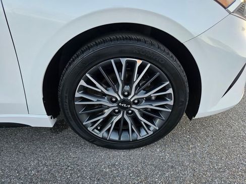 Certified 2023 Kia Forte GT-Line w/ GT-Line Technology Package FWD image 12