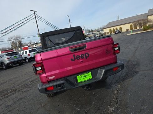 Used 2024 Jeep Gladiator Sport image 5