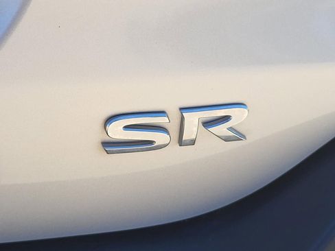Used 2019 Nissan Kicks SR w/ SR Premium Package FWD image 10