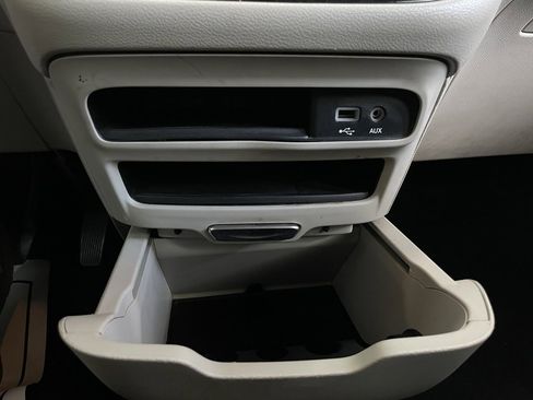 Used 2018 Chrysler Pacifica L image 35