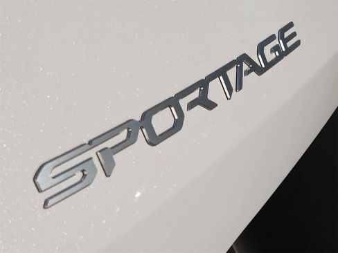 New 2026 Kia Sportage SX image 10