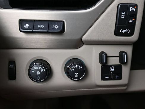 Used 2020 GMC Yukon XL Denali w/ Open Road Package AWD/4WD image 18