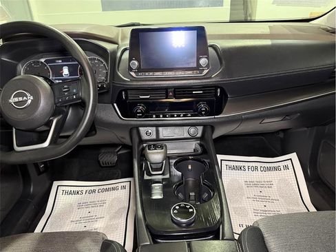 Used 2022 Nissan Rogue SV image 28