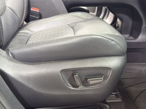 Certified 2025 Toyota Sienna Limited image 21