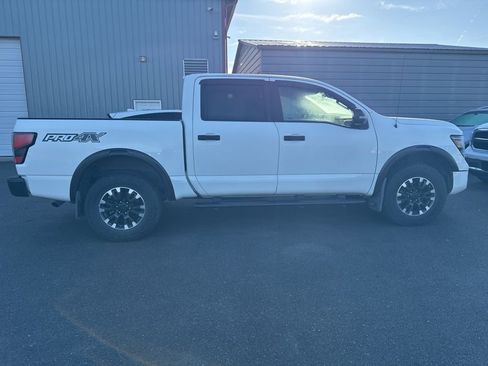 Used 2021 Nissan Titan PRO-4X w/ Pro-4x Convenience Package image 6