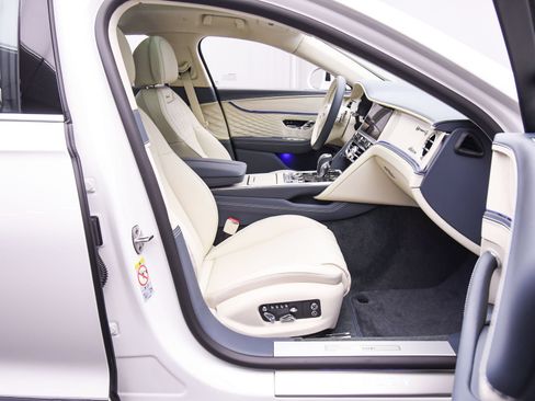 New 2026 Bentley Flying Spur Plug-In Hybrid AWD/4WD image 44