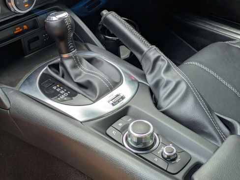 Used 2023 MAZDA MX-5 Miata Grand Touring RWD image 21