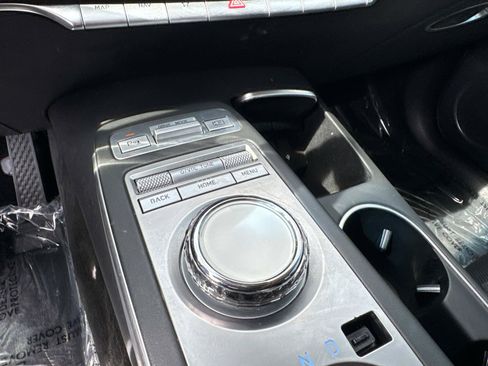 Used 2025 Genesis Electrified GV70 AWD/4WD image 17