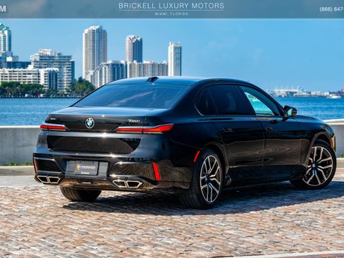 Used 2024 BMW 760i xDrive AWD/4WD image 4