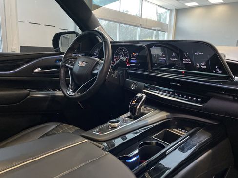 Used 2024 Cadillac Escalade ESV V w/ Heavy-Duty Trailer Package AWD/4WD image 48