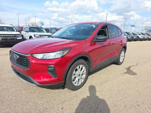 Used 2025 Ford Escape Active FWD image 4
