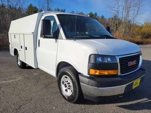 New 2025 GMC Savana 3500 w/ Power Convenience Package RWD image 9