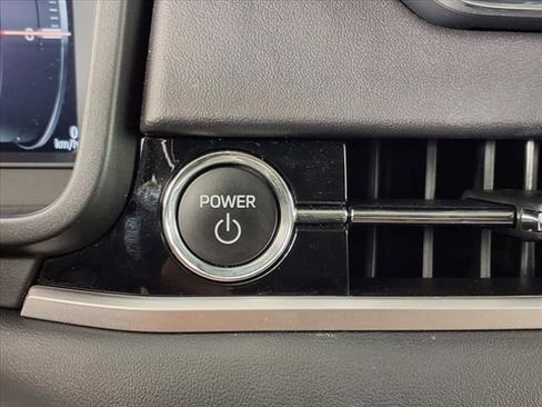 Used 2024 Mitsubishi Outlander SE image 25