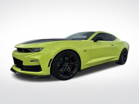 Used 2021 Chevrolet Camaro SS RWD image 3
