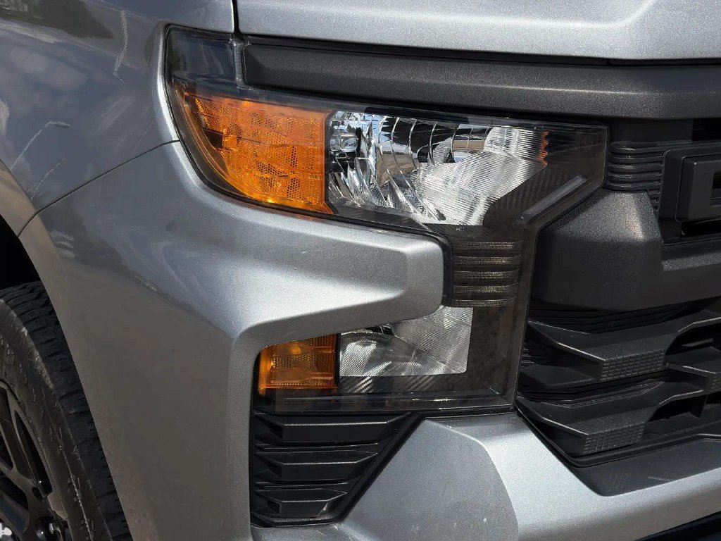 Used 2025 Chevrolet Silverado 1500 Custom Trail Boss AWD/4WD image 31