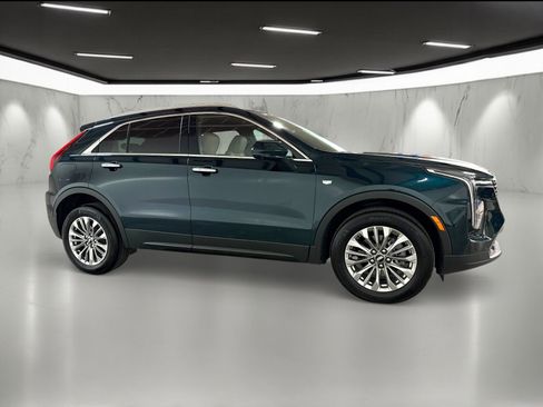 Certified 2025 Cadillac XT4 Premium Luxury image 8