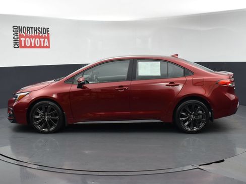 Used 2025 Toyota Corolla SE FWD image 2