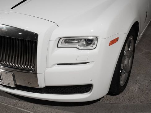 Used 2015 Rolls-Royce Ghost RWD image 16