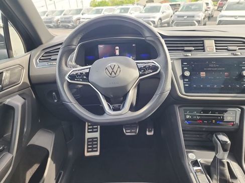 Certified 2023 Volkswagen Tiguan SE R-Line FWD image 15