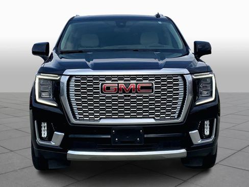 Used 2021 GMC Yukon XL Denali w/ Denali Ultimate Package image 3