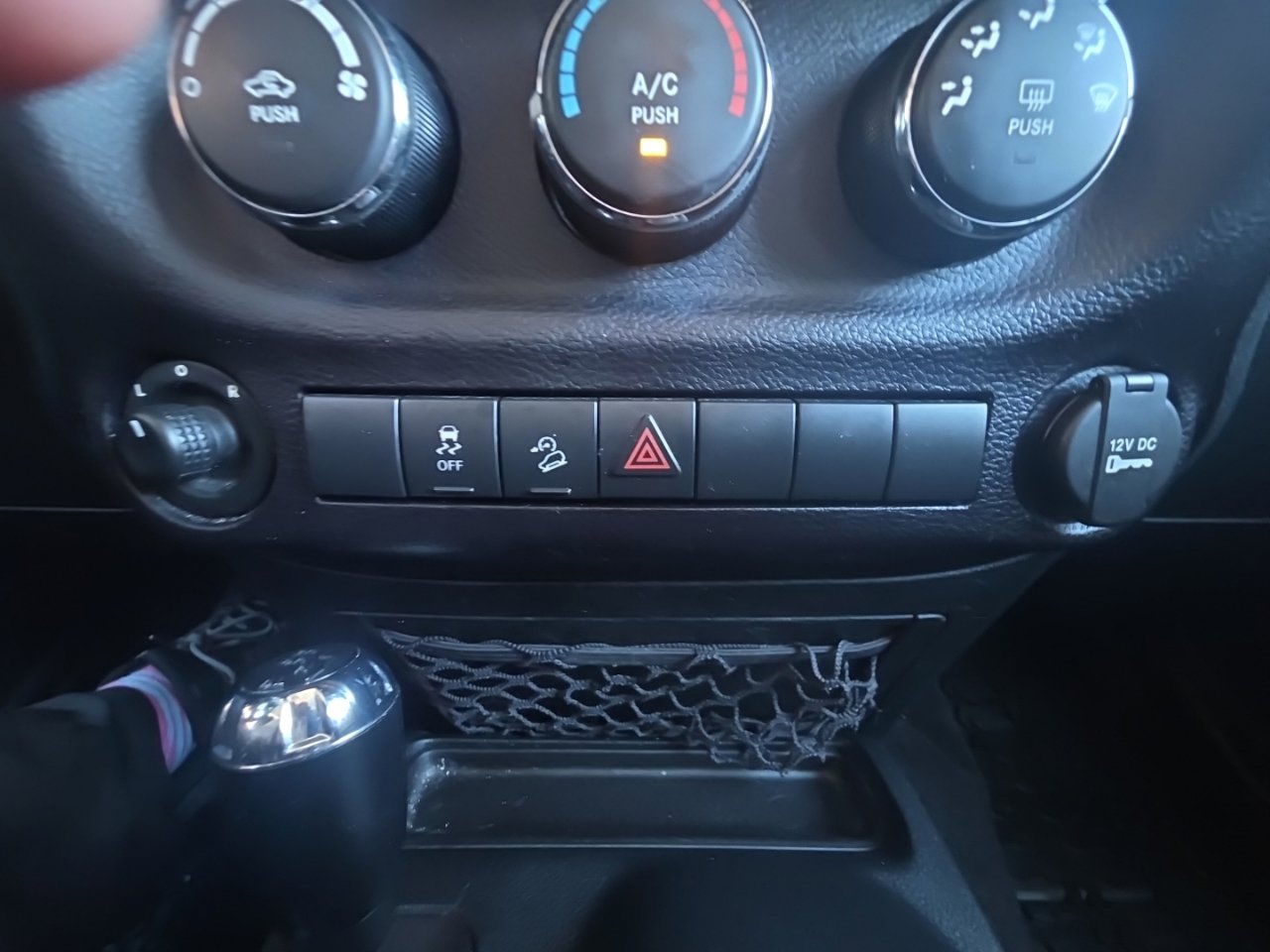 Used 2016 Jeep Wrangler Sport w/ Quick Order Package 24S AWD/4WD image 33