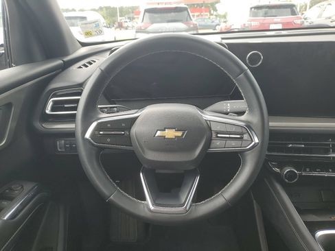 Used 2025 Chevrolet Traverse LT w/ Driver Confidence Package AWD/4WD image 11