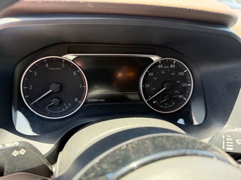 Used 2021 Nissan Rogue SV FWD image 8