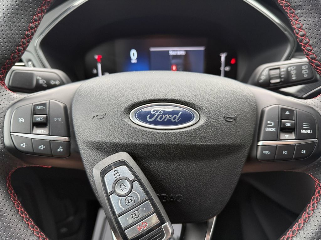 Used 2025 Ford Escape ST-Line Select AWD/4WD image 44