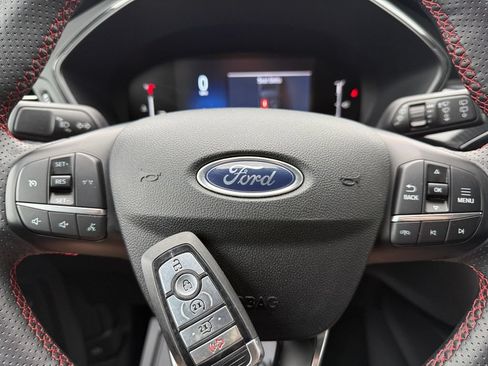Used 2025 Ford Escape ST-Line Select AWD/4WD image 44